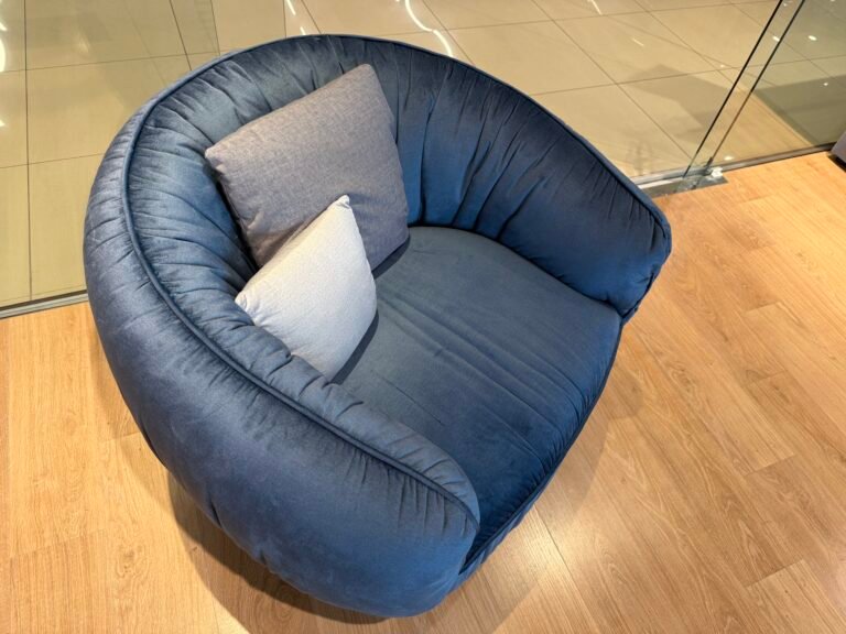 Armchair Club