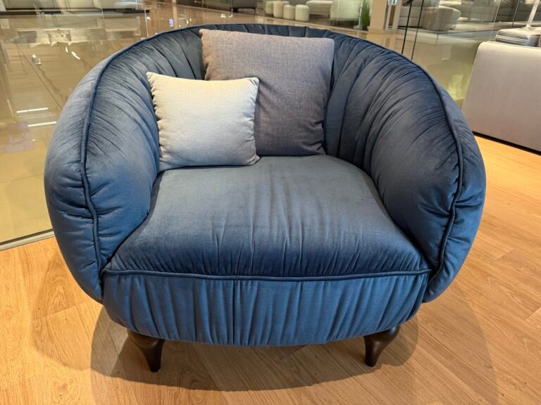 Armchair Club