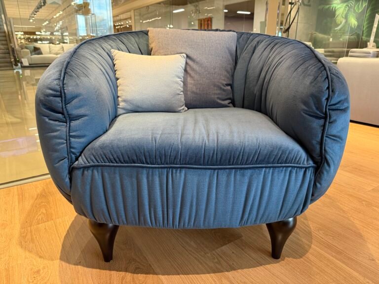 Armchair Club