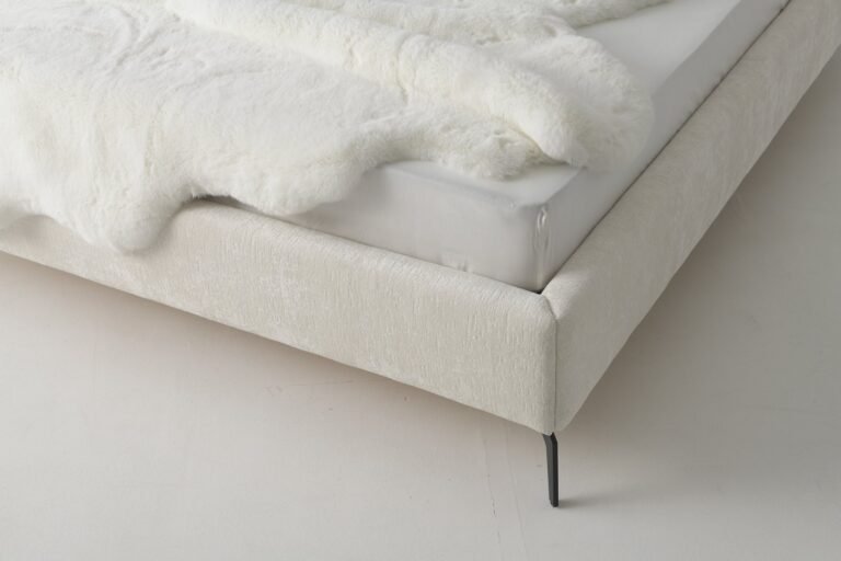 Bed Nikole