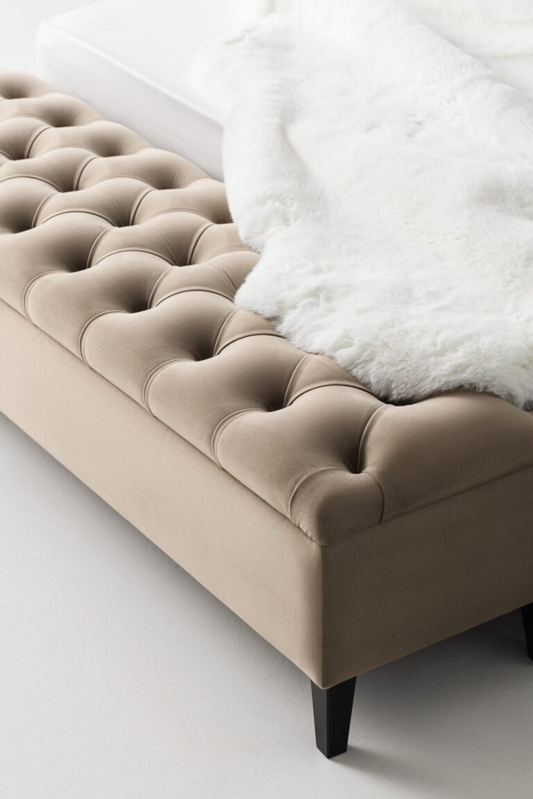 Bed Milana