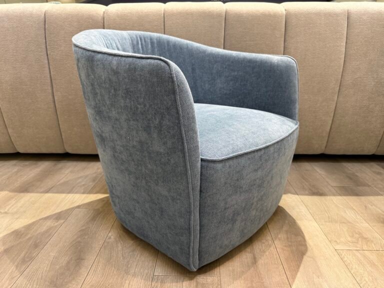 Armchair Джесі