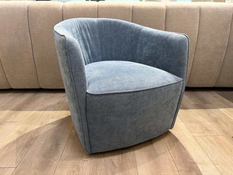 Armchair Джесі