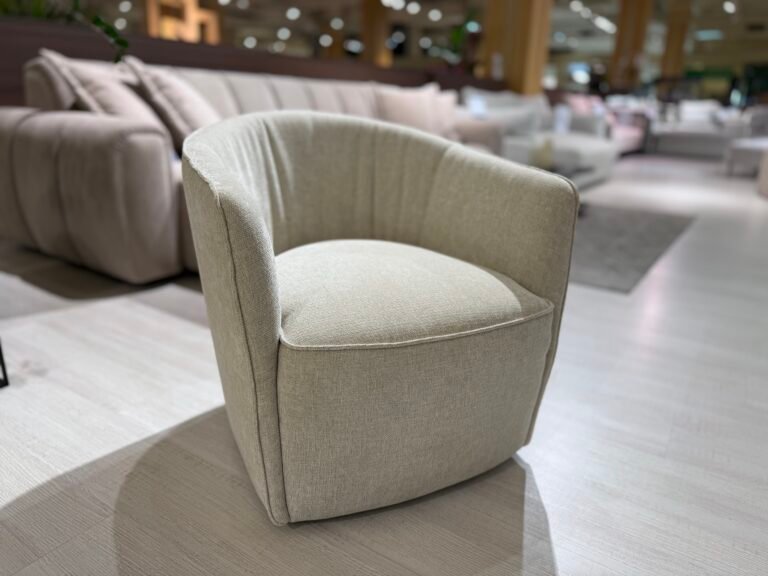 Armchair Джесі