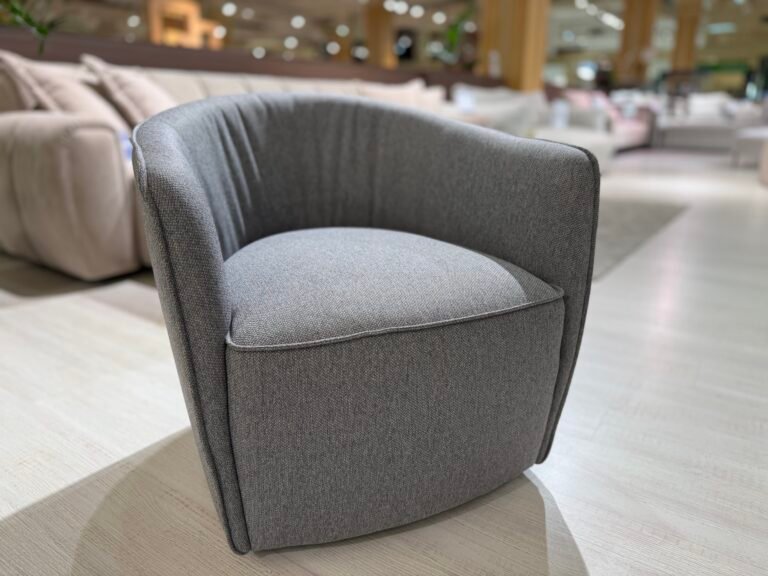 Armchair Джесі